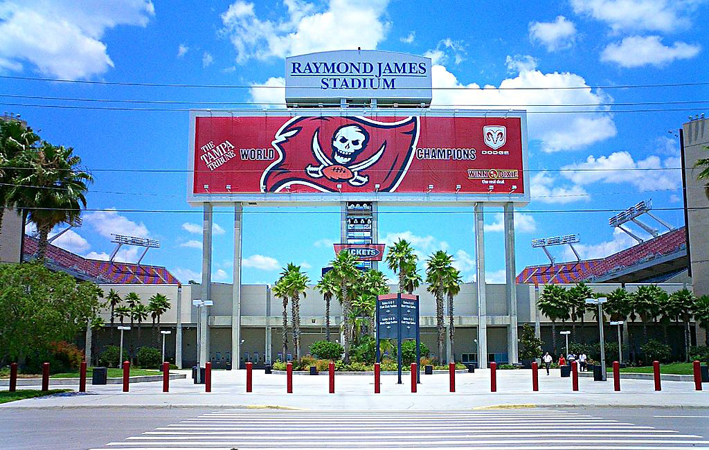 NorthAmericanPW's tweet photo. Just arrived to the stadium. Talent is beginning to arrive and are extremely excited for tonight. Fans have begun tailgating and are FIRED up for the finale of #AWFSummerBash🌴

-Kyle Masters 

Night #2 begins TONIGHT at 6pm/et LIVE on Twitch. https://t.co/n9qq2RovmB