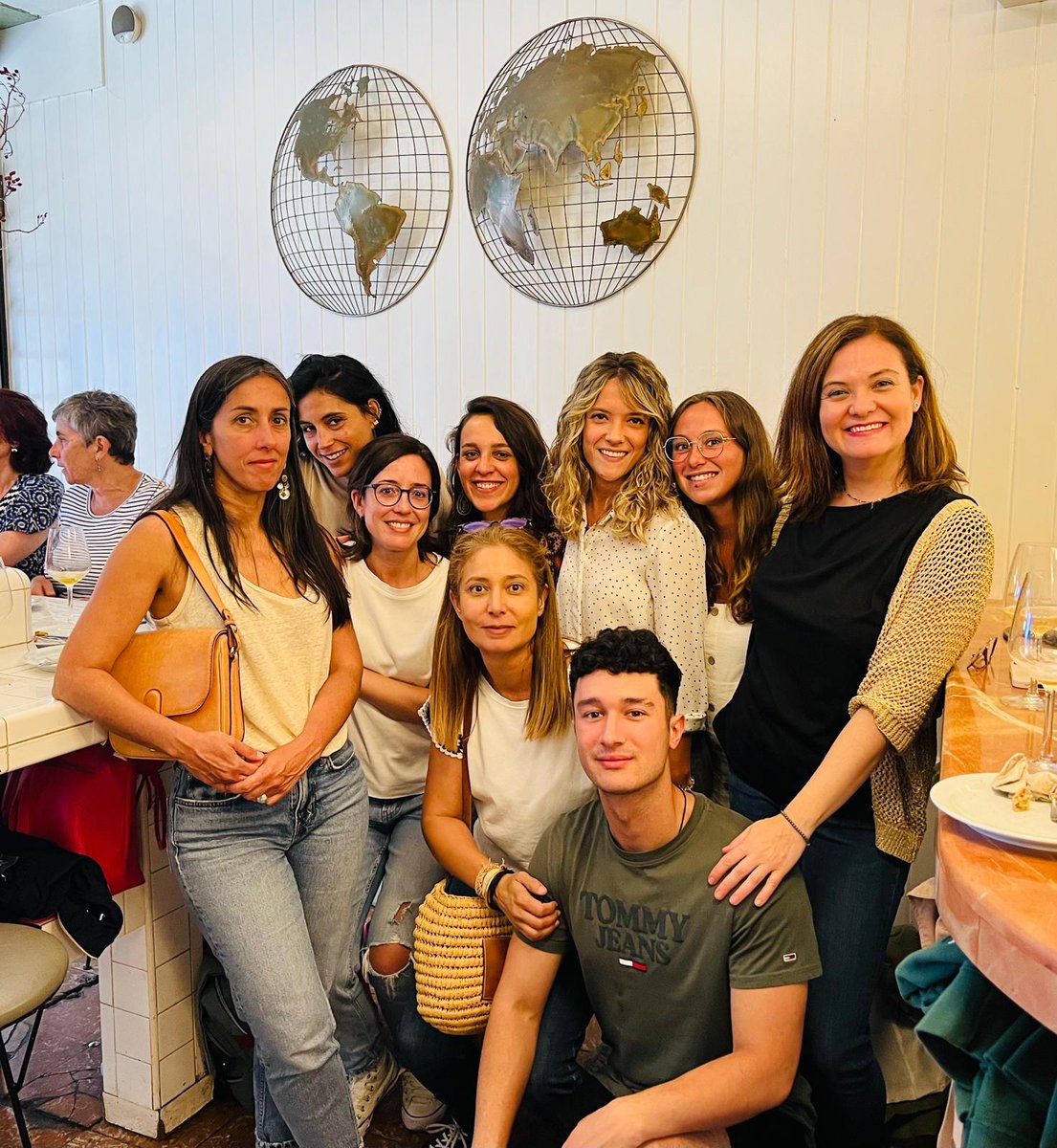 Toda excusa es buena para celebrar 🥳 Despidiendo a <a href="/RaquelZaragoza/">Raquel</a>, residente de Microbiología en el Hospital Dr Negrín 😘 #microTM <a href="/MariadelMarTom/">María Tomas (María del Mar Tomas)</a> <a href="/InesBleriot/">Ines Bleriot</a> <a href="/conchoc/">Concha Ortiz</a> #lucia #antonio #patri