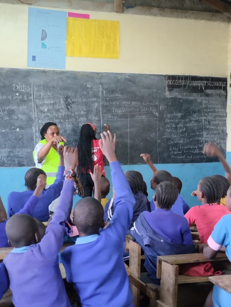 CrimeSiPoaKenya's tweet photo. Did you know that Poor reproductive hygiene can pose serious health risks to individuals ? Well we are equipping students at Arap Moi Primary in Kajiado with information on reproductive health and how to maintain hygiene
#csponthemove
#SRHR
@Global4Children
@UNICEF https://t.co/CyiDE0tMSu