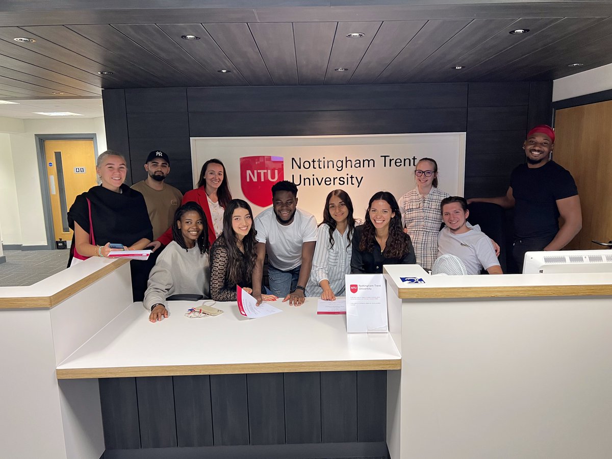 " La Summer School, c’est l’Erasmus des apprentis  : ce sont des cours dans une université partenaire à l’étranger, condensés sur 2 semaines, permettant aux alternants d’avoir également une expérience à l’international." 🗣🌏
👉 iscparis.com/actualite/mari…