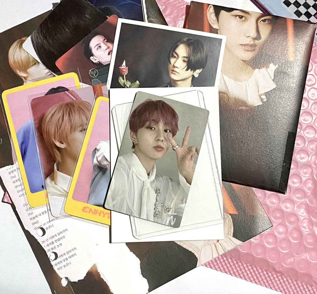 yourchve's tweet photo. ꒰ ୨ #theankchu ୧ ꒱  ૮ ˶ᵔ ᵕ ᵔ˶ ა

        ——  hi @1tsCas [ #mailz_fromCas ], jungwon arrived in a great condi ! tysm for letting me adopt him ( for a short time, at least ) and for packing him well :D thank u also for the freebies, i love them <3 —— https://t.co/LafmAOBAs2