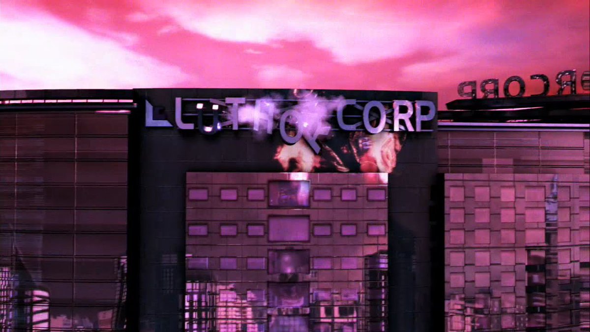 alwaysmallville's tweet photo. Live look at @Twitter headquarters: https://t.co/1g9wYuP8aY