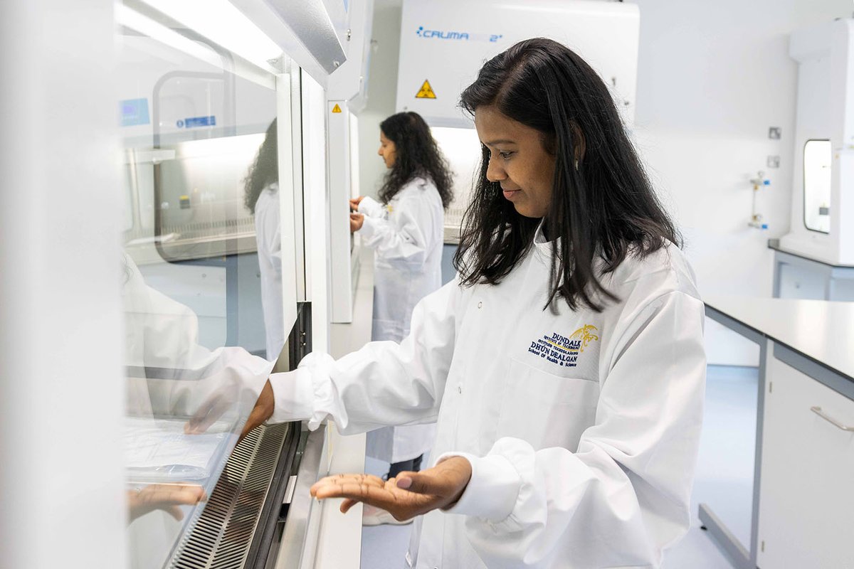 DkIT_ie's tweet image. The brand new @dkitscience building is completed and will be ready to welcome students this September. The excitement around the campus is tangible as staff have started to move state-of-the-art lab equipment into the 1300 sqm facility: tinyurl.com/twbr9dks
#dkitscience