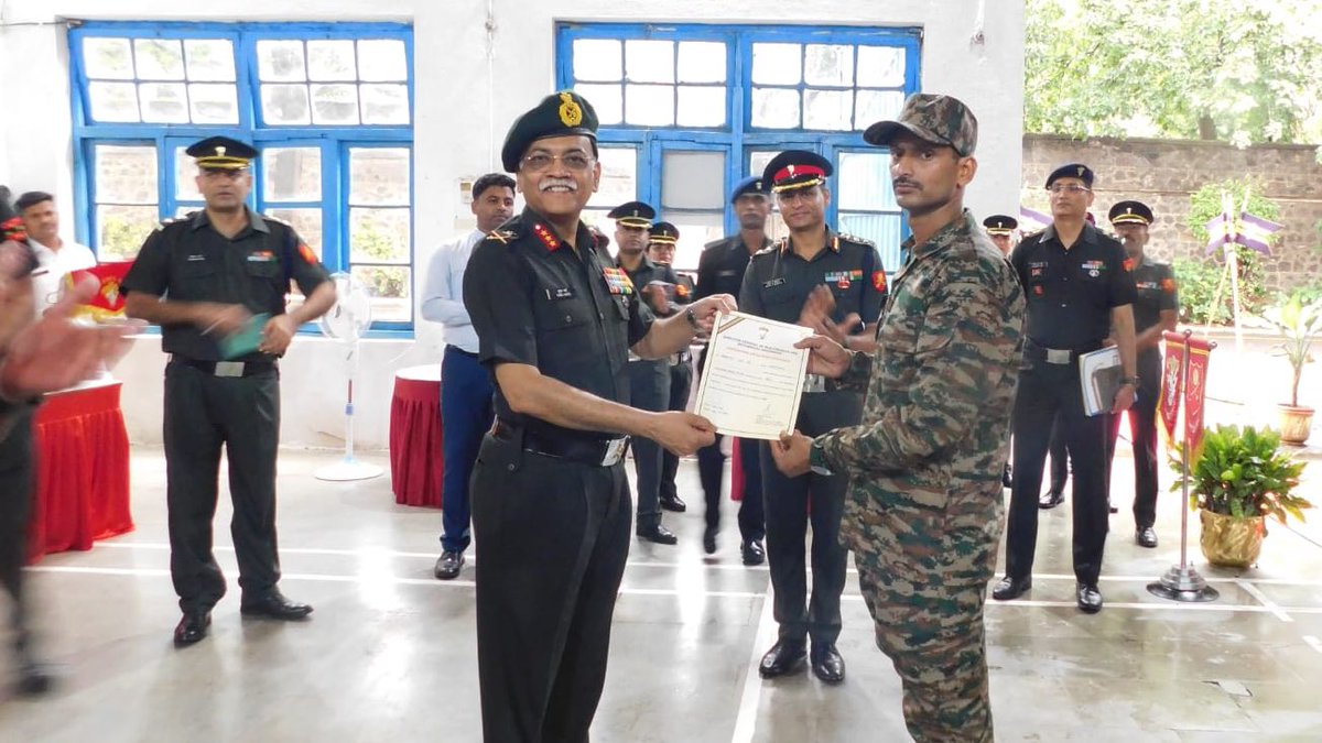 IaSouthern's tweet image. DGEME &amp;amp; Sr Col Commandant visited #EME units in #Nashik &amp;amp; #Devlali. He appreciated the exemplary efforts displayed by the units in providing indispensable sustenance &amp;amp; engineering support to their counterparts in the theatre
#OnPathToTransformation