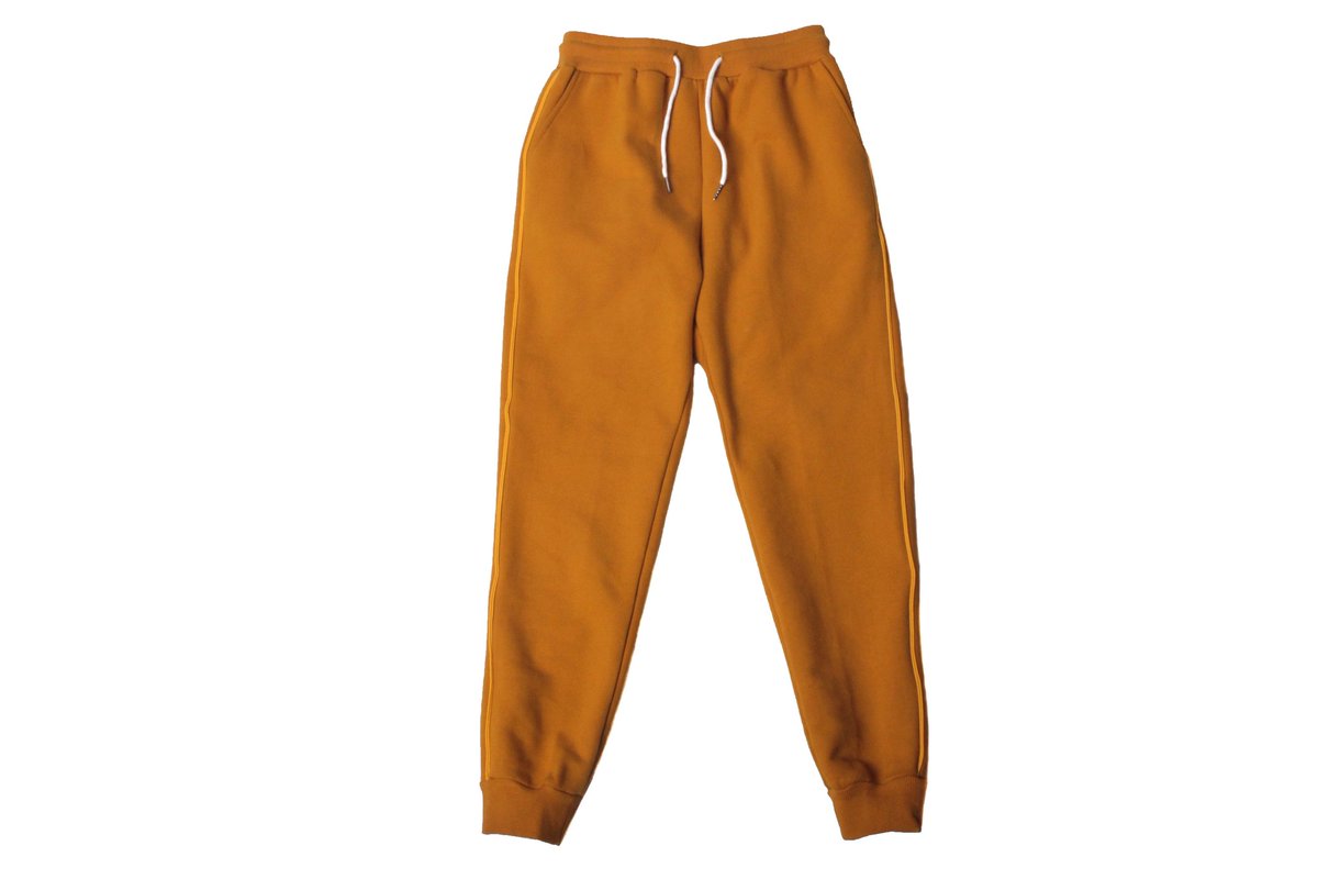 _alraqeba's tweet image. Sweatsuit - Orange
 AVAILABLE IN DIFFERENT SIZES.
PLACE YOUR ORDER.

#shopifydropshipping #shopify #shirt #supportsmallbusiness #sweatsuit #shopping