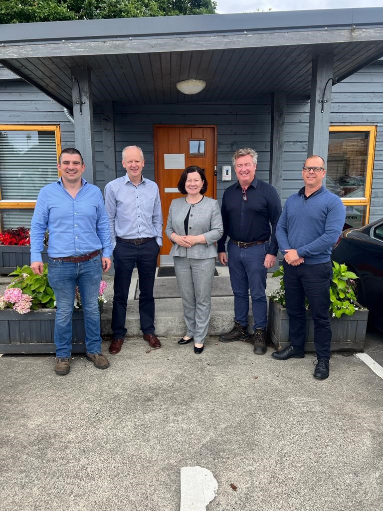 Delighted to welcome Imelda Hurley CEO Coillte &amp; Mark Carlin MD Coillte Forest to #Coolrain this morning for a discussion on the importance of the Irish #timber sector to the local economy. #localjobs #ruraljobs #sustainability #carbonsequestration #housing #palletsmovetheworld