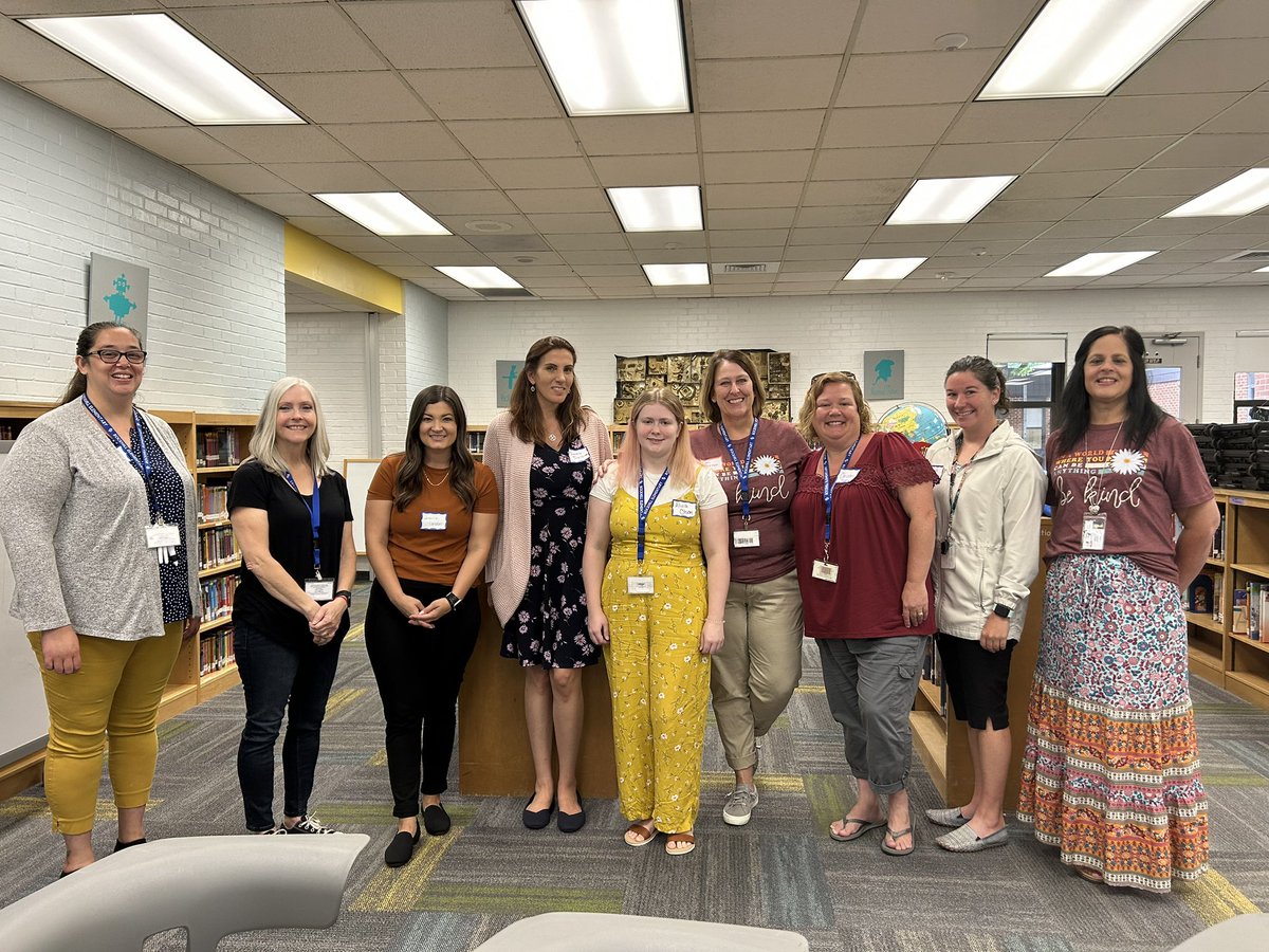 RockhillES's tweet photo. Welcome to the Rockhill family! We are so excited to have these amazing educators join our team. We BELIEVE in YOU! #RESGrowingSuccess #ElevateStafford #RESBelieves https://t.co/KtOyqDRQ9N