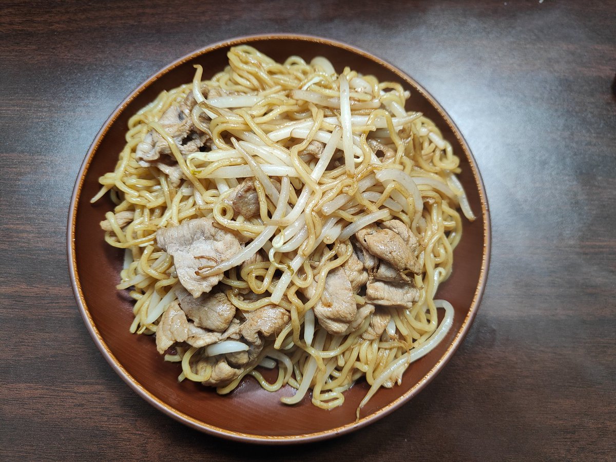 nam42935099's tweet photo. 《7/24のダイエット記録(1468日目)》

#朝食
#グリーンコーヒー
#青汁
#水 500ml

#お昼
#サラダ
水 600ml

#夕食
#焼きそば
#青汁
#ダイエットプロテイン
水 1700ml

寝る前
#ヨーグルト
水 500ml

合計 3.3L

#ダイエット https://t.co/e94sDwsOJv