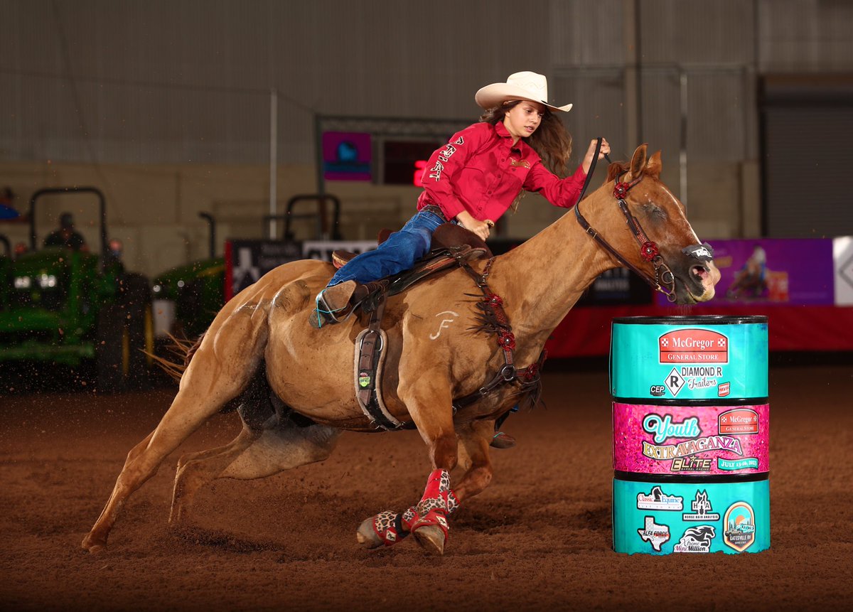 mmcclendon93's tweet photo. Been a fun summer watching Cali ride!! Excited for high school rodeo!! #LionsatPlay #RHSroar @ReedyLions #elitebarrelracing #barrelracing #highschoolrodeo https://t.co/qxn38dtgsL