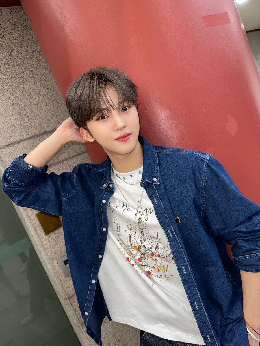 [#도현]
Bon Voyage💙

#루네이트 #LUN8 #Thank_you