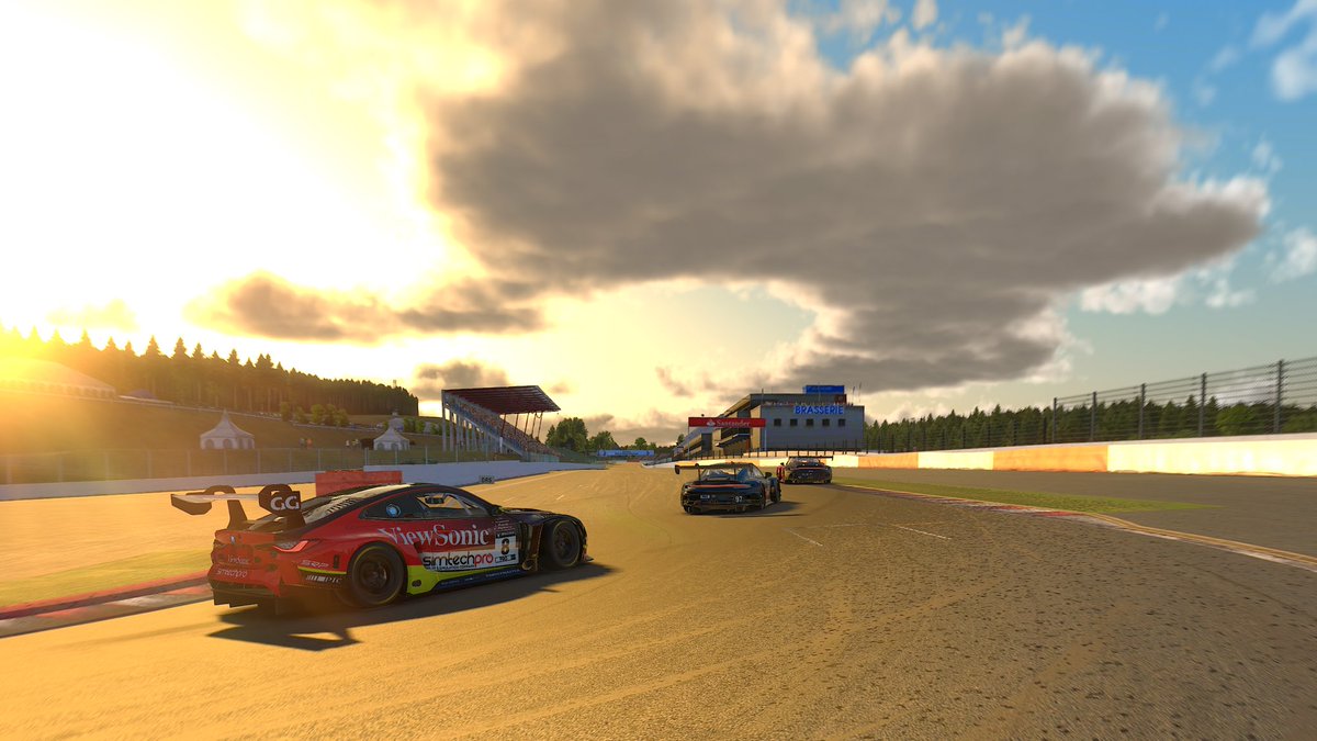 iRacing's tweet image. 9,134 of you showed up this weekend to the 24 Hours of Spa, driving 2,297 GT3&apos;s.

You drove 3,932,552.25 miles (that&apos;s 6,328,829.3 km) and completed 904,035 laps! 📈

How did your team do in your race??