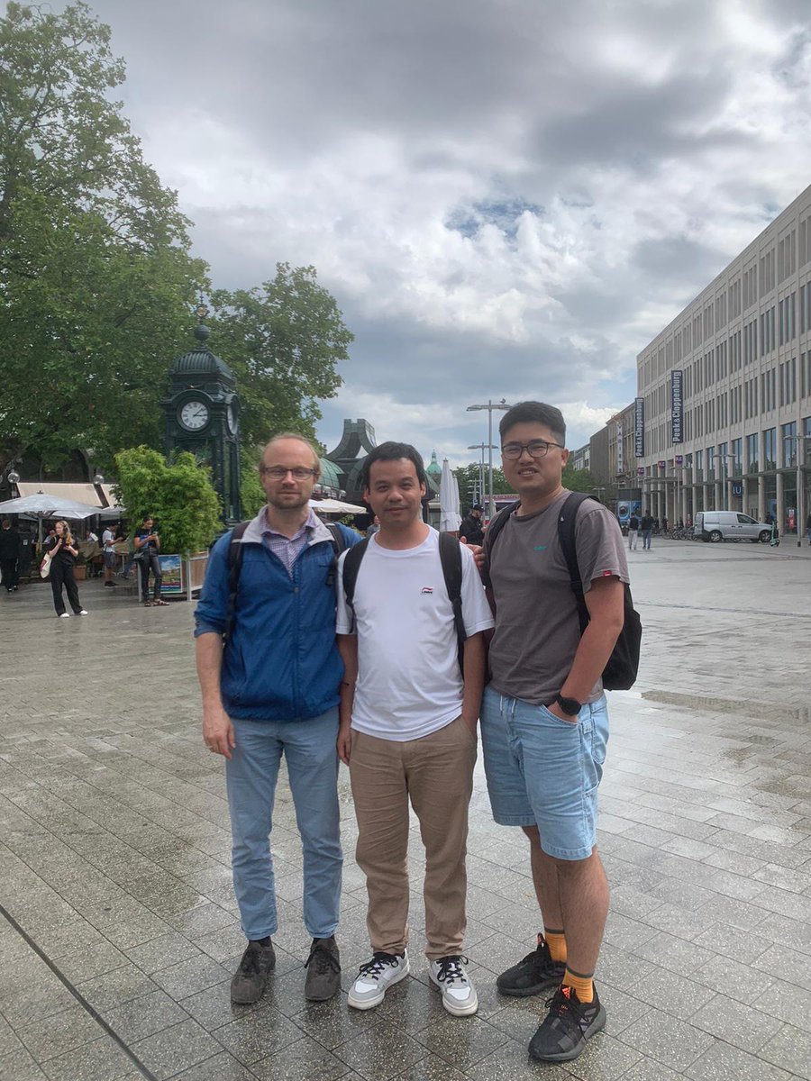 Great to have Prof He Huang and exchange PhD Yingjie Liu in Hannover