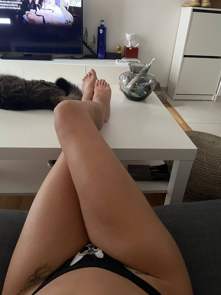 sofholic's tweet photo. find the second pu$$ cat in the picture and write in the comments below where you found it !👅​💦

#nsfw #nsfwtw #onlyfansgirl https://t.co/fYQCFtXuVq