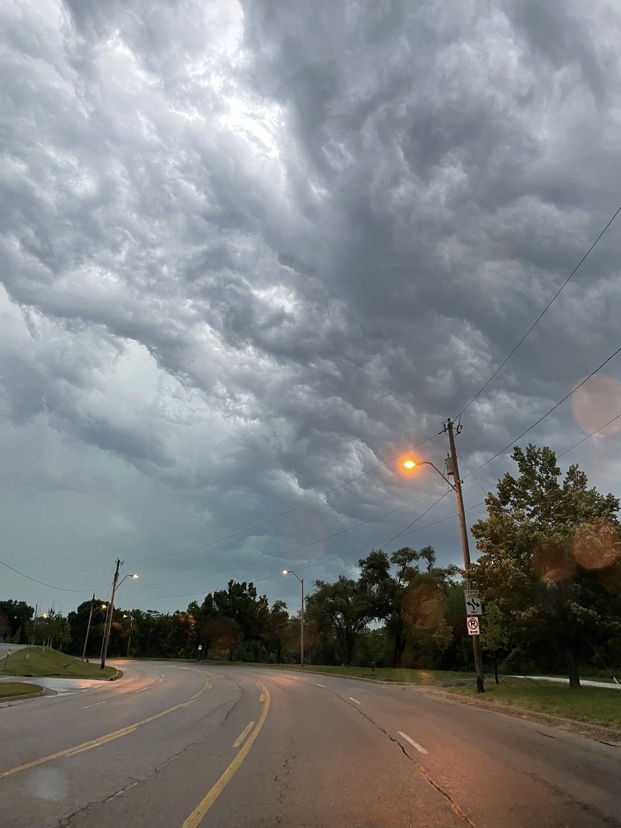 jl_kay's tweet photo. @weatherchannel I put up a photo of the sky over Kansas City, MO. Right now we are getting a steady rain in Gladstone, MO. Lighting and thunder. Winds are not yet an issue. https://t.co/WDAMrTbKyG