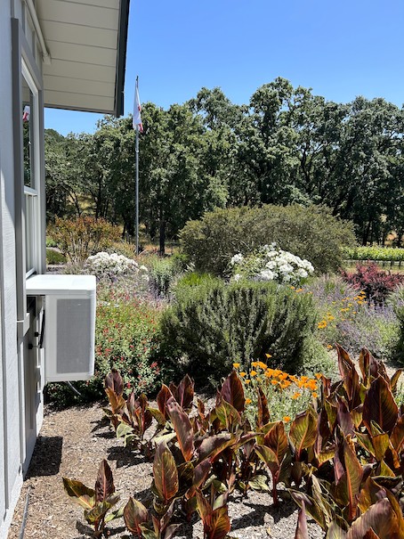 gradientcomfort's tweet photo. Wine country serenity meets home comfort perfection. 👌
#heatpump #multifamily #MFH #buildingowner #realestate #proptech #landlord #energytransition https://t.co/xTxXSYAoDo