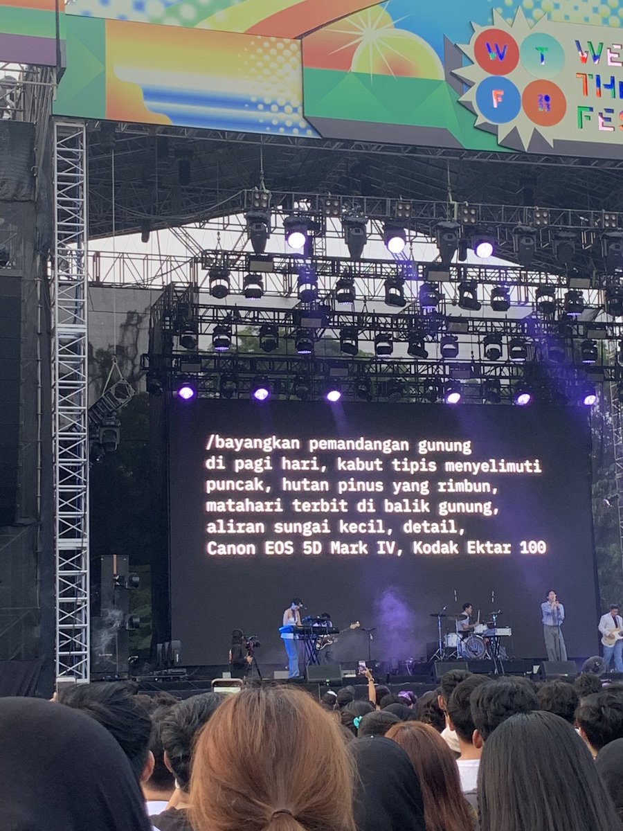 kolonigigs_'s tweet photo. ‘𝑩𝒂𝒚𝒂𝒏𝒈𝒊𝒏 𝒎𝒆𝒎𝒆 𝒅𝒂𝒓𝒊 𝒊𝒑𝒉𝒐𝒏𝒆 𝑩𝒂𝒔𝒌𝒂𝒓𝒂 𝑷𝒖𝒕𝒓𝒂’

Sumpah ini lucu di visualnya, kepikiran aja wqwq 😂😂 https://t.co/HZTdhuFEPX