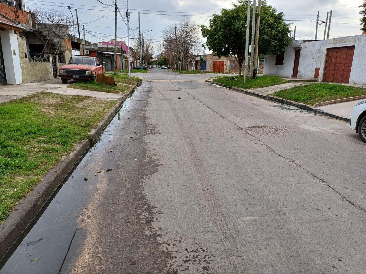BarreseCesar's tweet photo. @MarceloWamba @lanusmunicipio Gracias por su ayuda con la limpieza del barrio. https://t.co/Y9hPFuuCPg