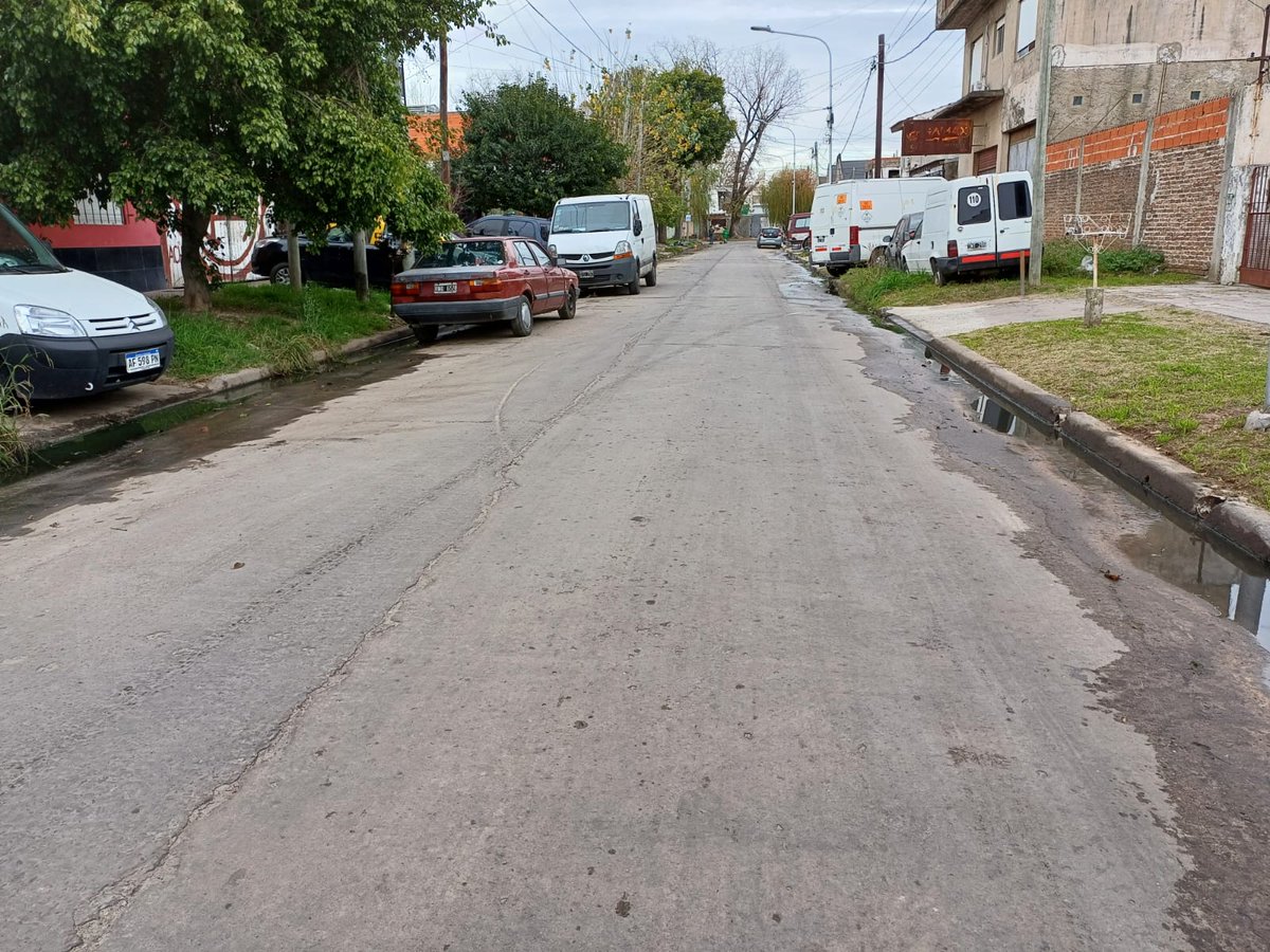 BarreseCesar's tweet photo. @MarceloWamba @lanusmunicipio Gracias por su ayuda con la limpieza del barrio. https://t.co/Y9hPFuuCPg