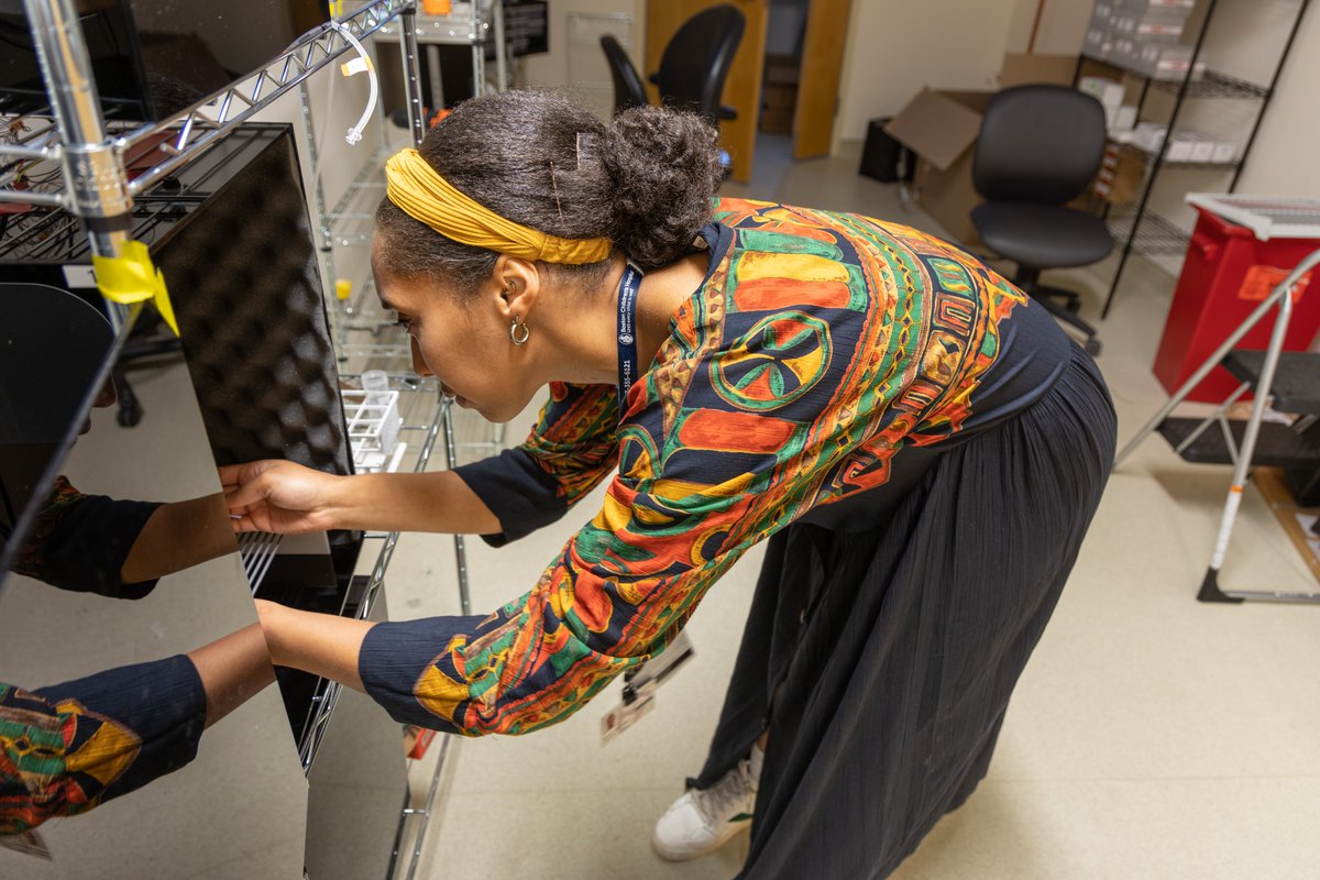 The Ferguson lab is interested in how circuits in our brain shape and guide attention and how that changes in diseases like autism, schizophrenia, epilepsy, and ADHD. #BlackInNeuroRollCall