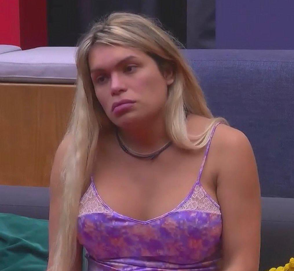 — Qué semana tan agotadora

— Weeey, apenas es lunes