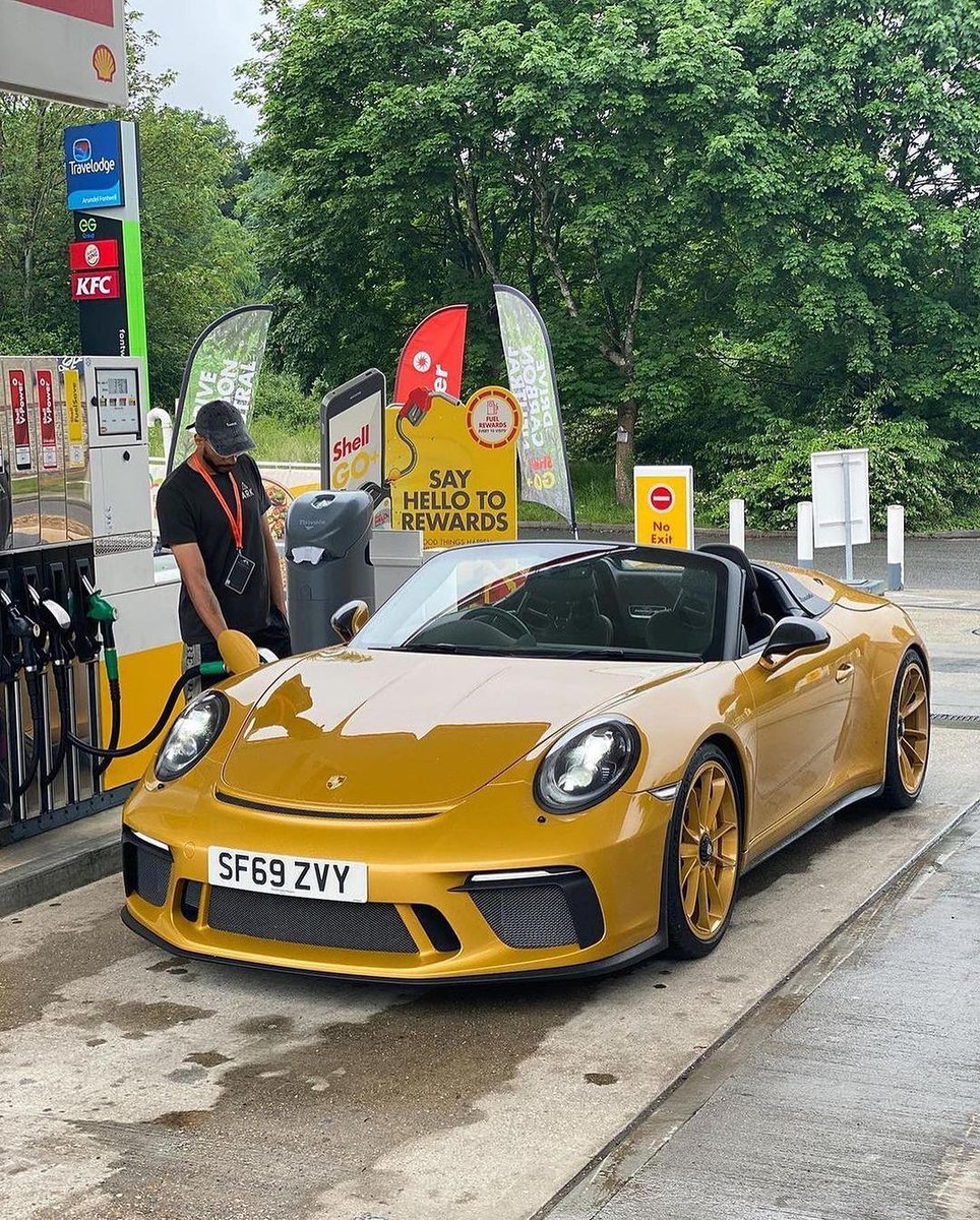 BOTB_Dreamcars's tweet photo. How do you feel about wheels that match the body? We think we're here for it ๐
๐ธ Instagram โ btchudson
#botb #porsche #porschespeedster #speccheck https://t.co/whreHKDeNn