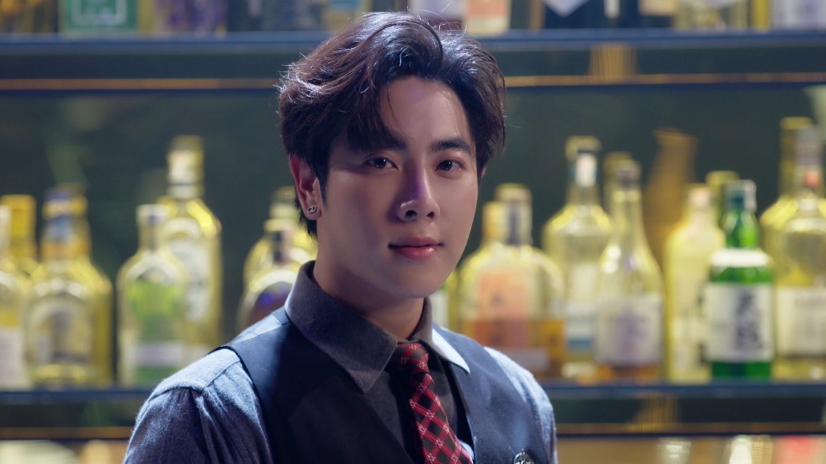 TheJungleSeries's tweet image. นี่ก็ตัวพ่อ กับ ผู้คุมบาร์ โอ๊ยหล่อโว้ยย 😍
#TheJungleSeriesEP1 #GMMTV @off_tumcial @wixxiws