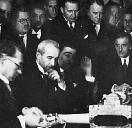 Lozan Antlaşması'nın 100'üncü yıl dönümü. Türkiye Cumhuriyeti Devleti'nin uluslararası hukuki temelini oluşturan antlaşmanın müzakerelerine 20 Kasım 1922'de İsviçre'nin Lozan şehrinde başlandı.