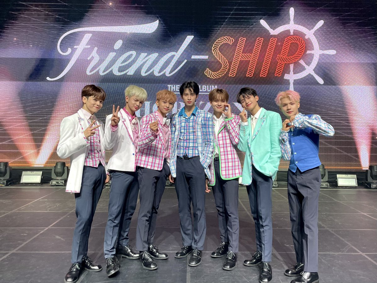 HORI7ONofficial's tweet image. 2023. 07. 24
@ DEBUT SHOWCASE

#HORI7ON #호라이즌 #SIX7EEN