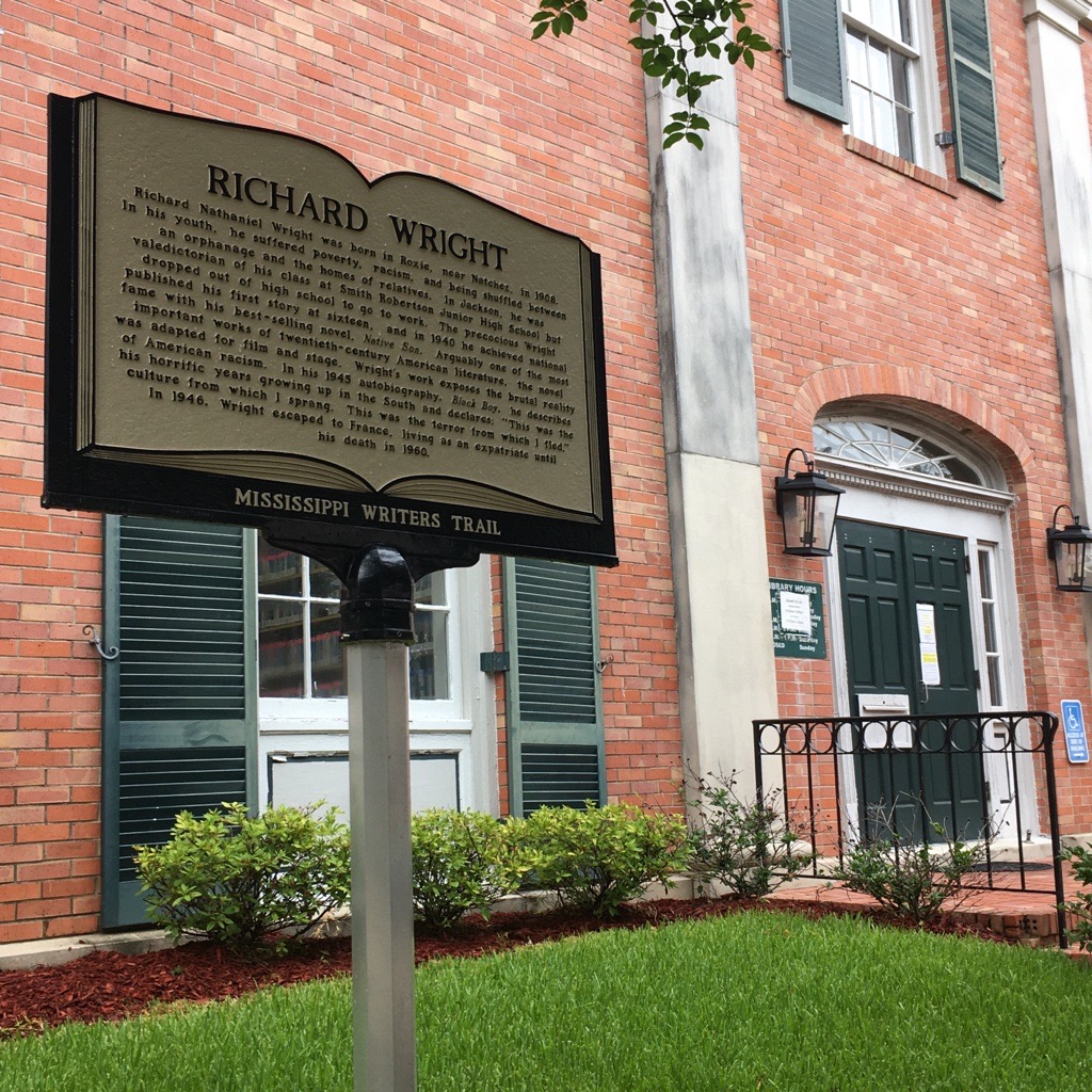 MSLibraryComm's tweet photo. #MLCOnTheMove! Earlier this month, Lacy visited the Judge George W. Armstrong Library in Natchez. She attended their senior computer class, a multi-training session designed to help increase computer literacy. This week's lesson? Making a PowerPoint! #MSLibraries #LibraryLife https://t.co/F5aXeRKkRd