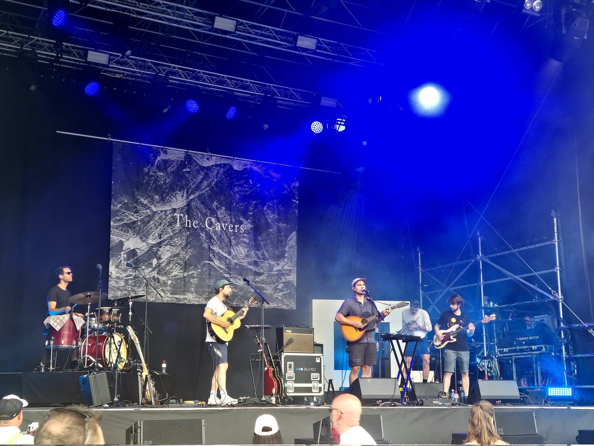 GregorDurr's tweet photo. #thecavers #luzernlive https://t.co/yQtkckvxmC