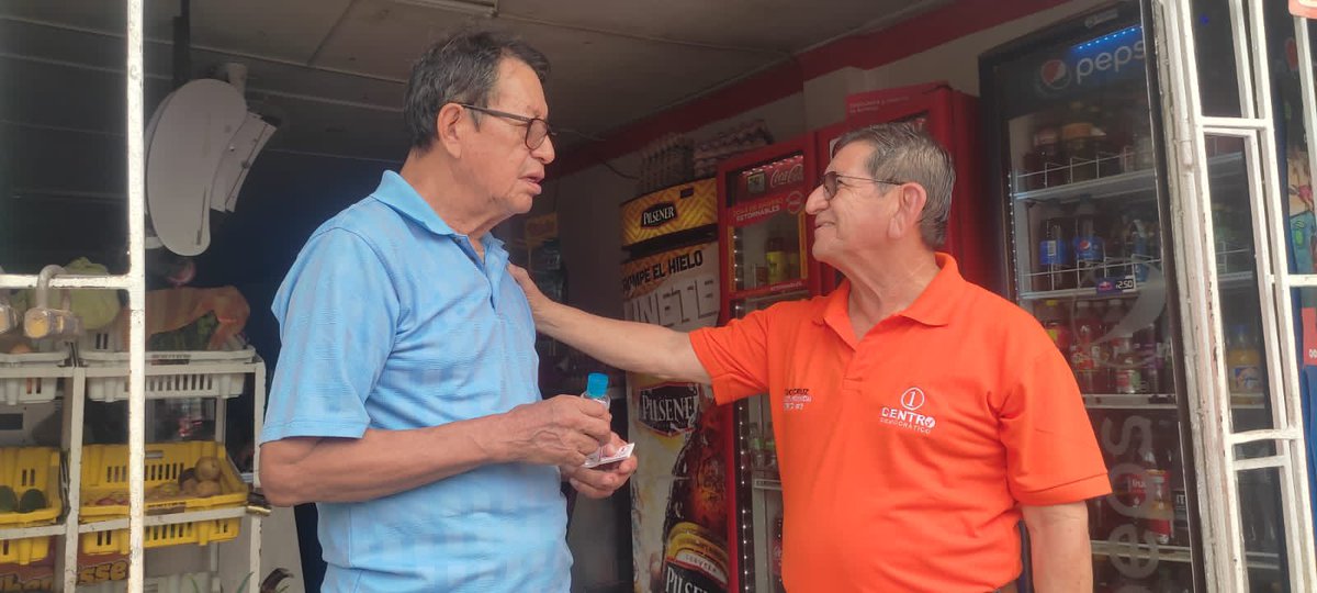 AtilioCruz58's tweet photo. El testimonio de quienes han acompañando mi trayectoria desde años atrás, siendo partícipes de mi esfuerzo por el trabajo realizado, es el ejemplo de mi fiel compromiso con mi pueblo.

¡Gracias #DURAN por el cariño y respaldo latente!🧡

#AsambleistaProvincial #Distrito3 #Lista1 https://t.co/bnD1lofG4S