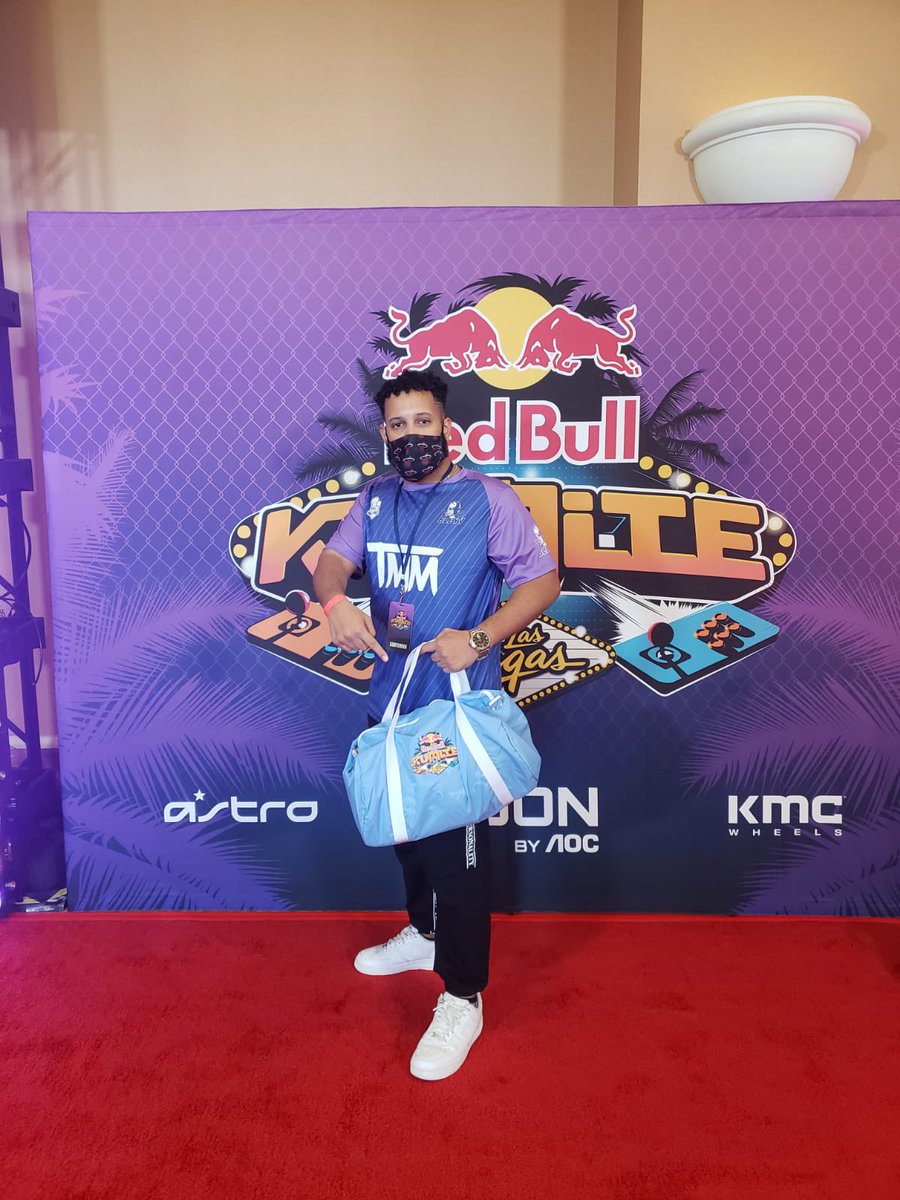 TMMGGS's tweet photo. Sabias que la última vez que el equipo TMM estuvo en Las Vegas, Nevada fue durante el evento Red Bull Kumite? #tmm #esports #redbull #lasvegas #tmmup #dominicano #TeamMasterMind https://t.co/zDhBIEXPBz
