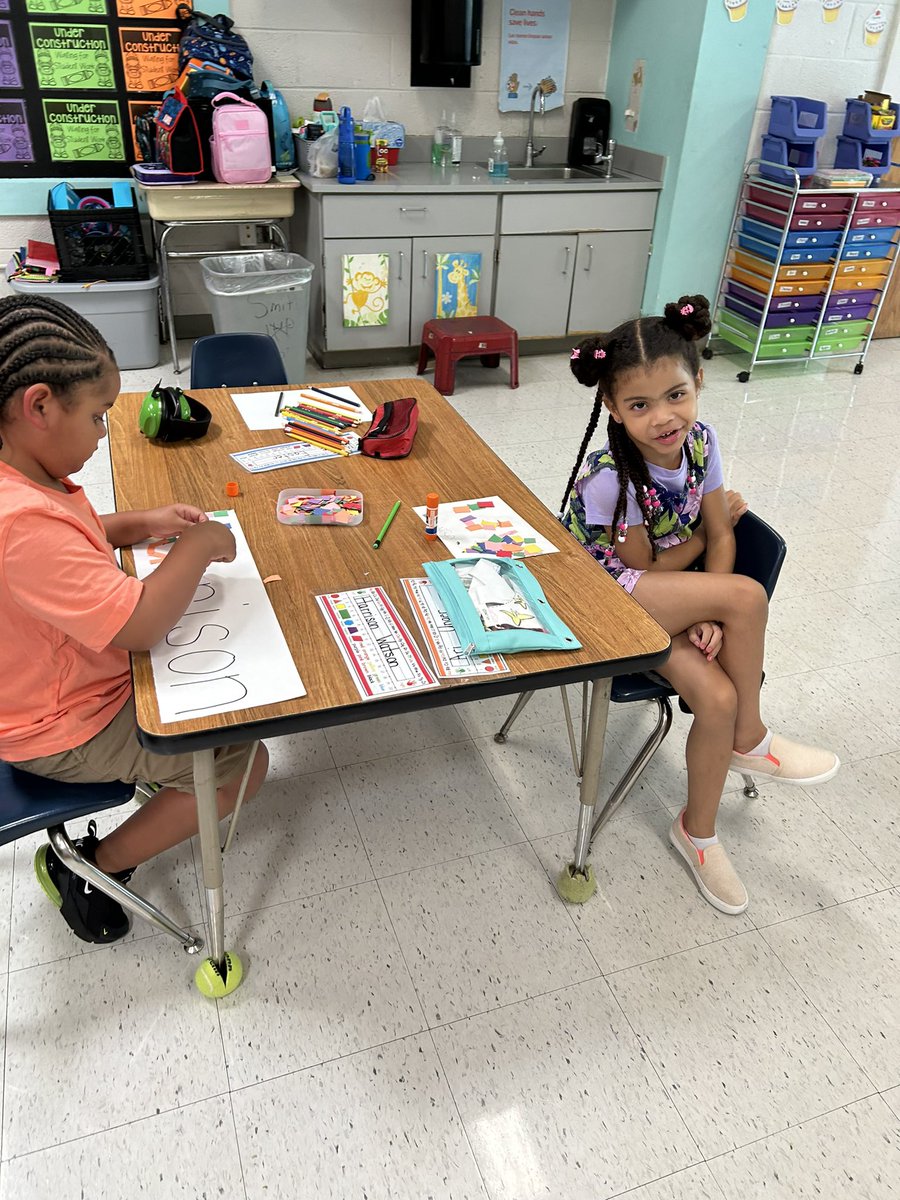 MrsCooper1991's tweet image. Kindergarten is working really hard this morning. @PtownElem @MsC_PtownElem #pandastrong #pandaslead #pandaslevelup