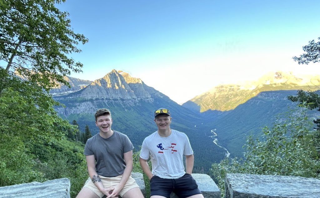Hunter_Bailey45's tweet photo. The Montana views lived up to the hype. Always good seeing you bro @bake_jailey! https://t.co/OzyAJypXoR