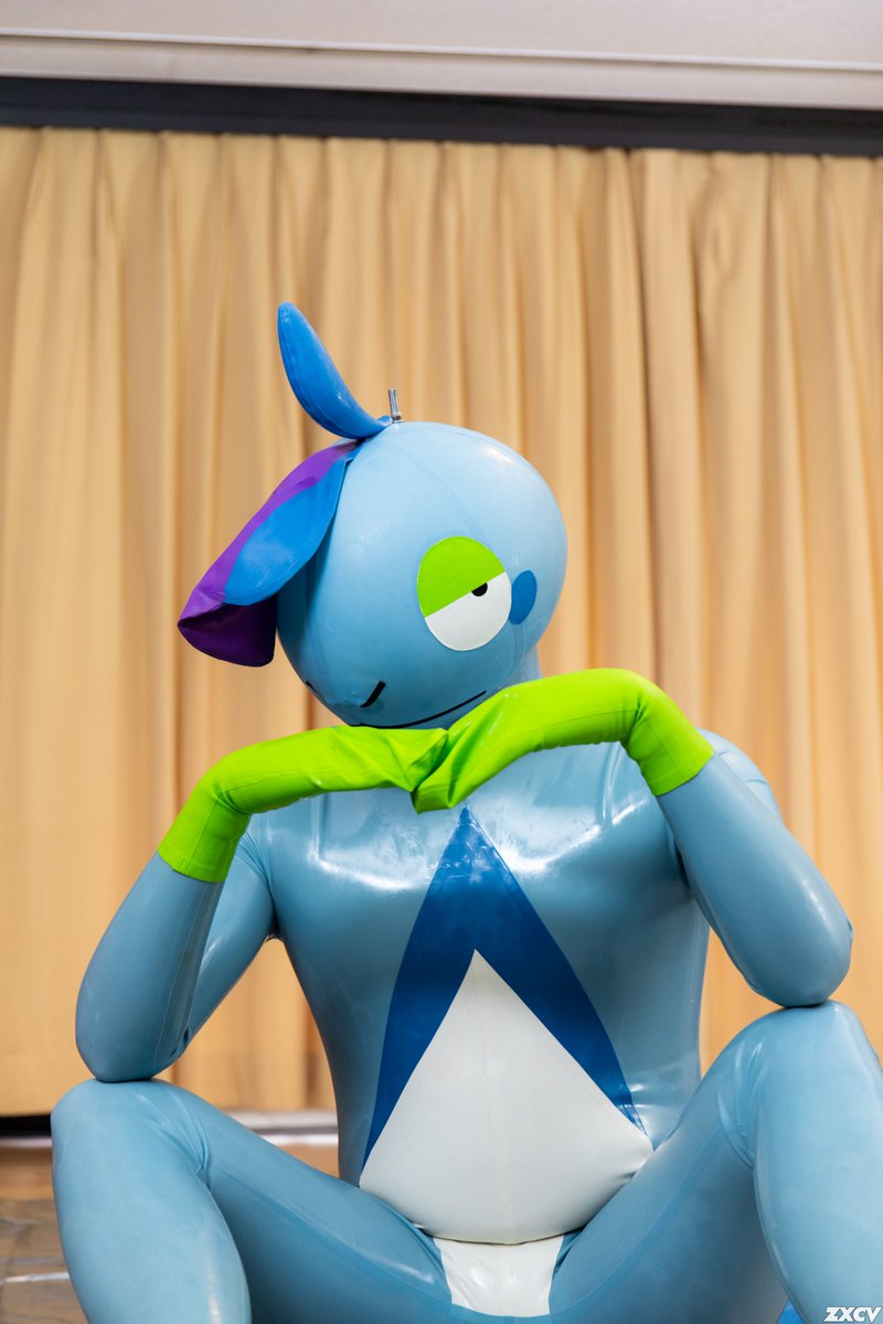 sh_in_ys's tweet image. 🦎👀 #Latex #Drizzile