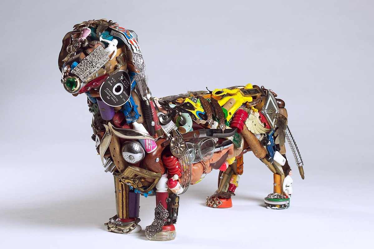 AppletonMuseum's tweet image. In honor of #NationalDachshundDay, here's Leo Sewell's "Dog" from 1983.

One of the donors of this piece, Barbara Jarmoluk raised Doberman pinschers and long-haired dachshunds.

#Dachshund #Dachshunds #DachshundDay #HotDog #WeinerDog #DogArt