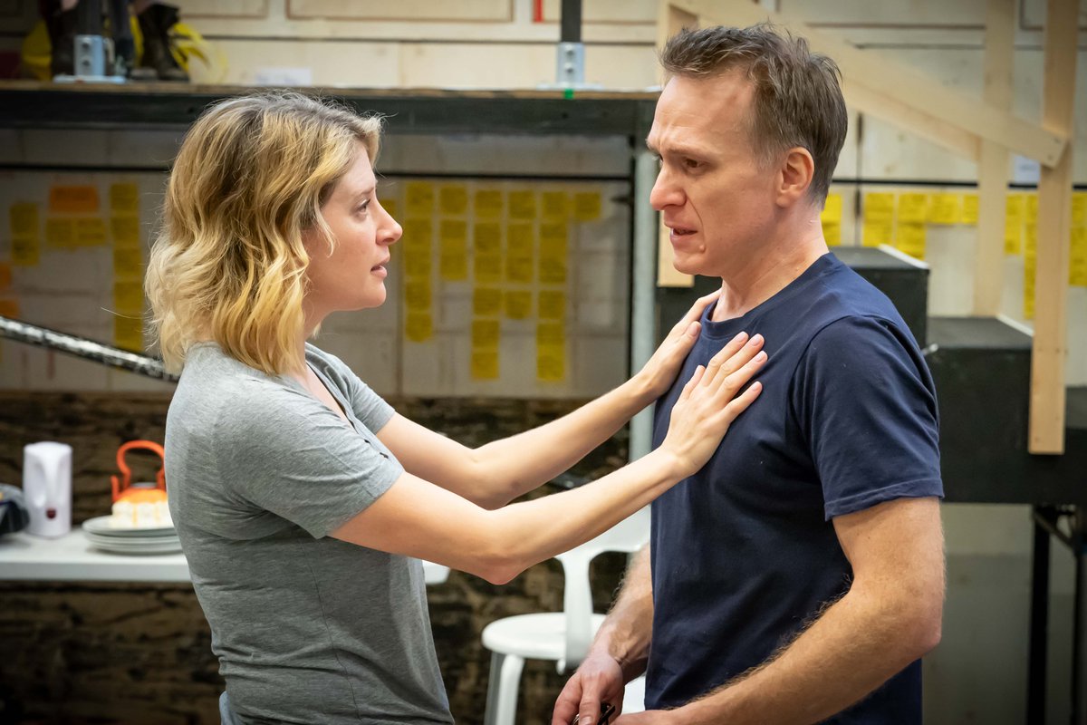 Exclusive: First look at the UK premiere of Next to Normal in rehearsals whatsonstage.com/news/next-to-n…