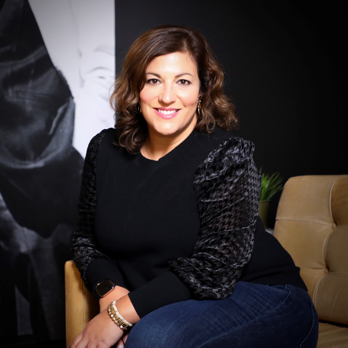 Franco_Detroit's tweet photo. Happy #Francoversary to CEO Tina Kozak! Her leadership has built a company culture of empathy and opportunity and guided #Franco’s evolution to a fully #integratedcommunications agency. We are so proud to have her as our leader!💕 https://t.co/7OVzhlSqey