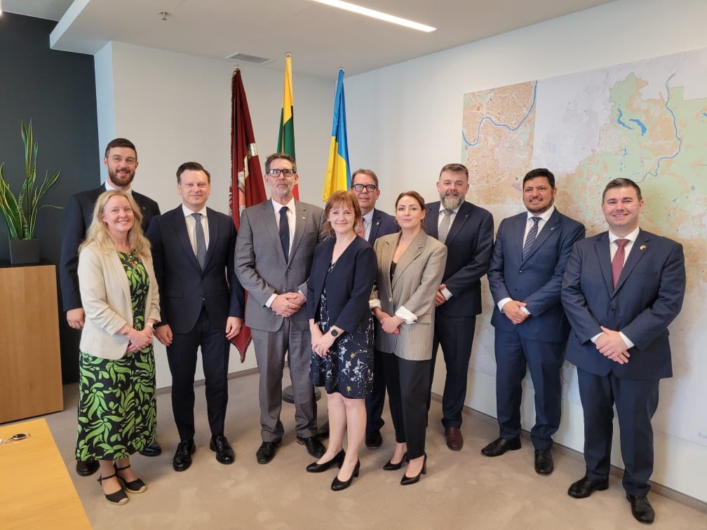 <a href="/NPDCouncil/">NP District Council</a> Deputy Mayor David Bublitz &amp; delegation discussing with <a href="/GoVilnius/">Go Vilnius</a> #EnergyTransition, #ClimateAction, #opendata &amp; #SmartCity experts. Learning about #EUclimateNeutralCities and #DigitalTransformation. Meeting Mayor <a href="/VBenkunskas/">Valdas Benkunskas</a>. Thanks to <a href="/EUinNZ/">European Union in New Zealand</a> <a href="/EU_FPI/">EU Service for Foreign Policy Instruments 🌐</a> <a href="/EUinmyRegion/">EUinmyRegion🇪🇺</a>