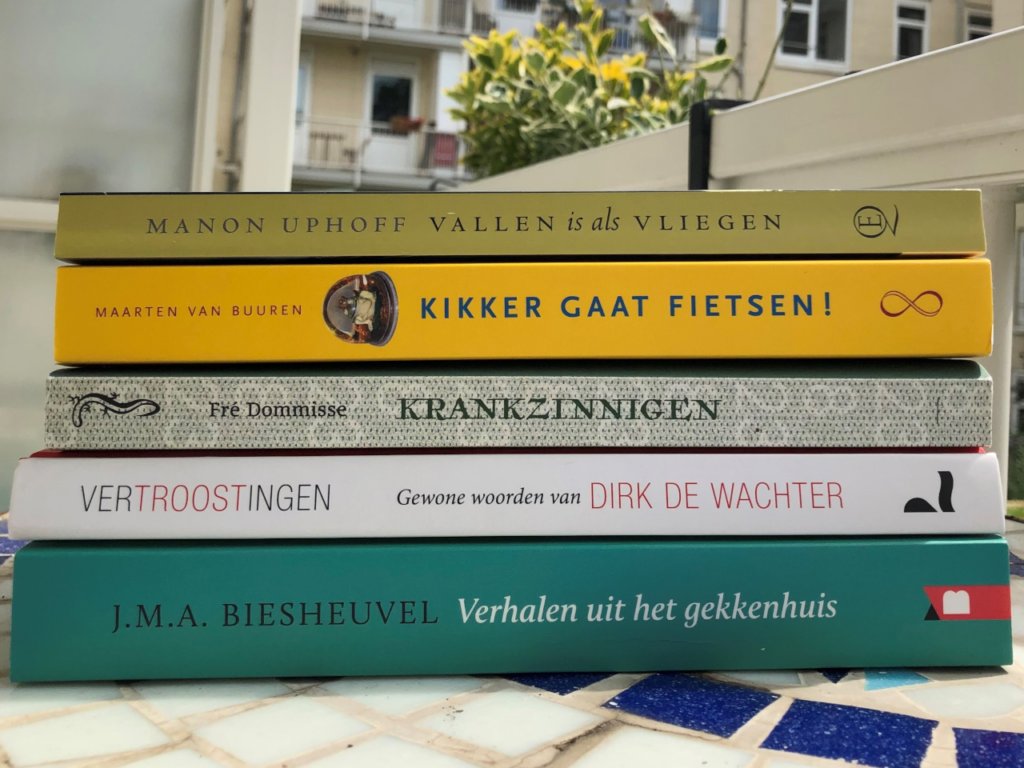 De Jonge Psychiater: 'Vakantieliteratuur voor wie het werk niet los kan laten' ow.ly/kRFa50PiVk6