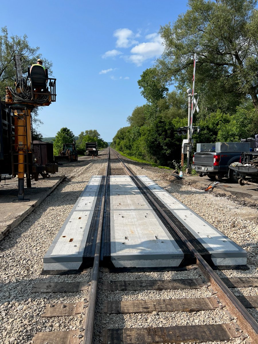 WNYPRailroad's tweet photo. “If everyone is moving forward together, then success takes care of itself.” – Henry Ford https://t.co/ZZpUpFxmJz