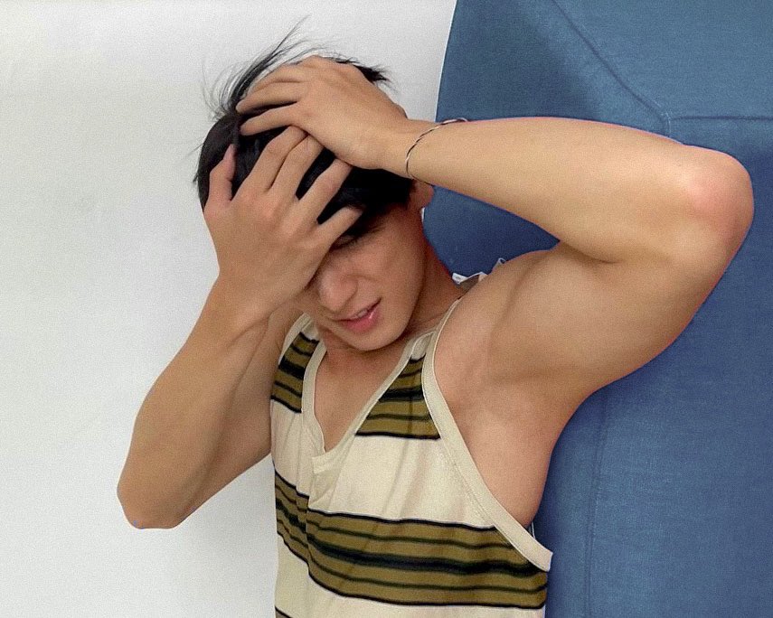 KISSYJEONS's tweet image. a tease