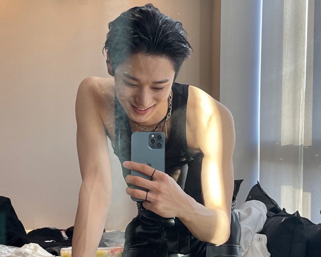 KISSYJEONS's tweet image. a tease