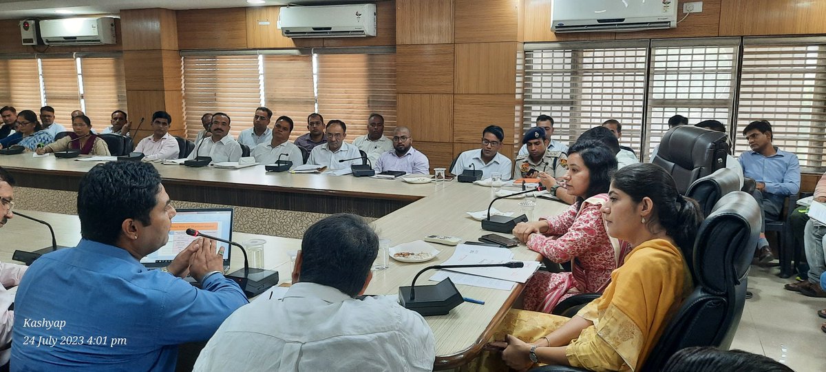 dipronarnaul's tweet photo. मिशन इंद्रधनुष 5.0 अभियान को लेकर उपायुक्त मोनिका गुप्ता ने ली बैठक

बच्चों व गर्भवती महिलाओं का हैड काउंट सर्वे करवाकर  टीकाकरण कराया जाएगा

प्रथम चरण 7 से 12 अगस्त तक चलेगा

कवरेज की इंट्री यूडबल्यूआइएन पोर्टल पर होगी https://t.co/VIpTNxRlKh