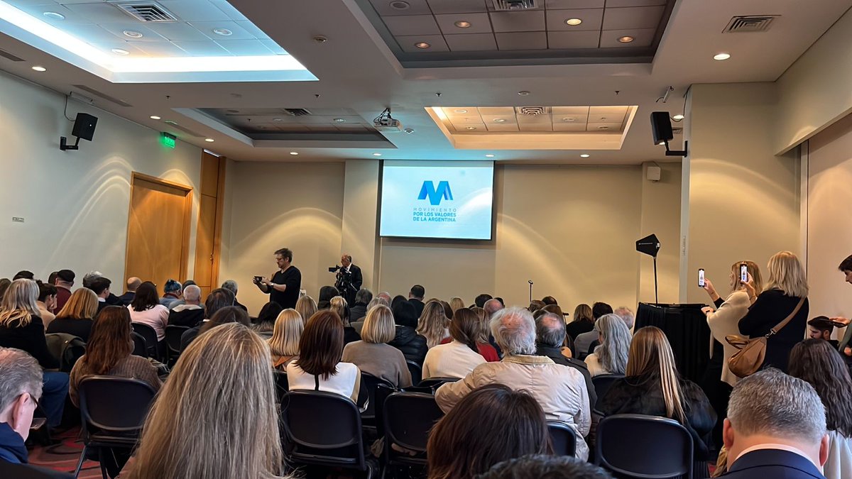 🇦🇷Presentes junto a <a href="/movvaloresarg/">Movimiento por los Valores de la Argentina</a> en la Conferencia "Que vuelvan los oficios al campo" <a href="/LaRural_BsAs/">La Rural</a> <a href="/mlpuente/">María Lourdes Puente</a> #rednapenacción #enredesmejor