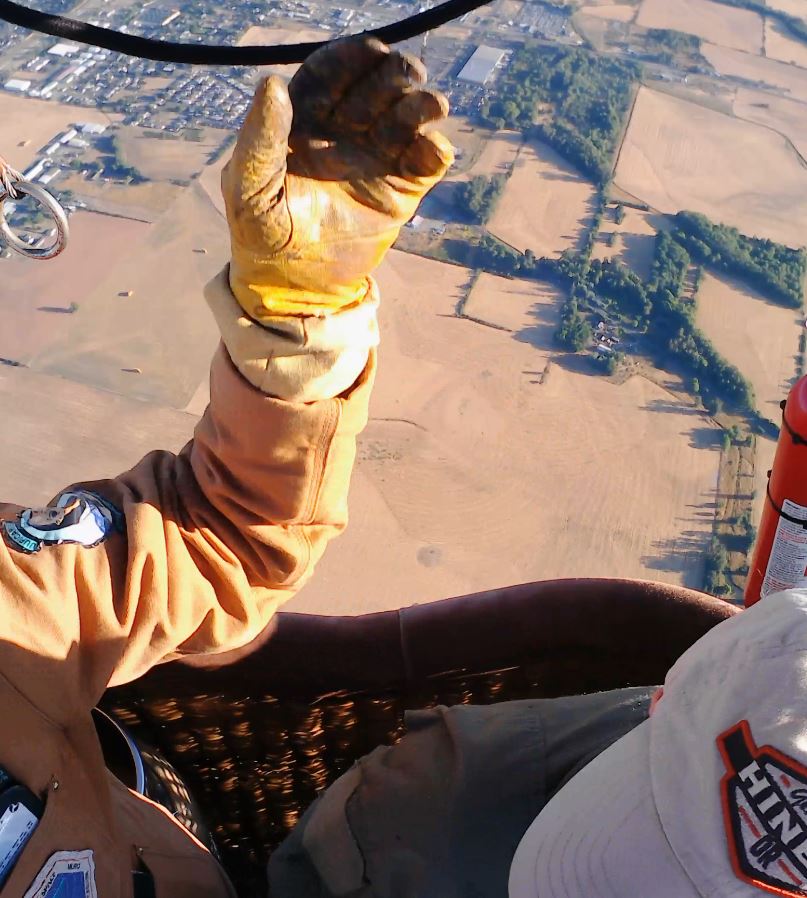 Pacific_Space's tweet photo. Pleased to take up another of the long-serving PS crew! Juliet M has been with us for several yrs &amp; had a much-deserved good flight over Albany, OR! Great day, crew and comms. All well! https://t.co/q8Eiwvmx3m