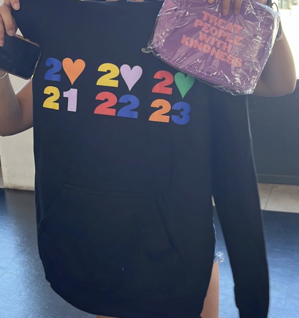 pleasingstyless's tweet image. the way my cousins went to buy me merch in lisbon and now I have the thank you hoodie and the lilac makeup bag 🥹🥹🥹