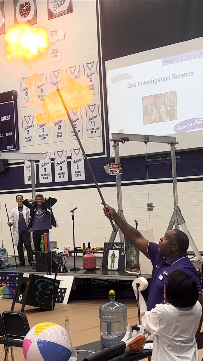 Opening day for the 2023-24 School year in MSD of Wayne Township! #wearewayne