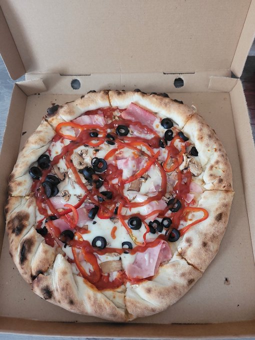 Pizza and Netflix? https://t.co/VCmlx8PKRS