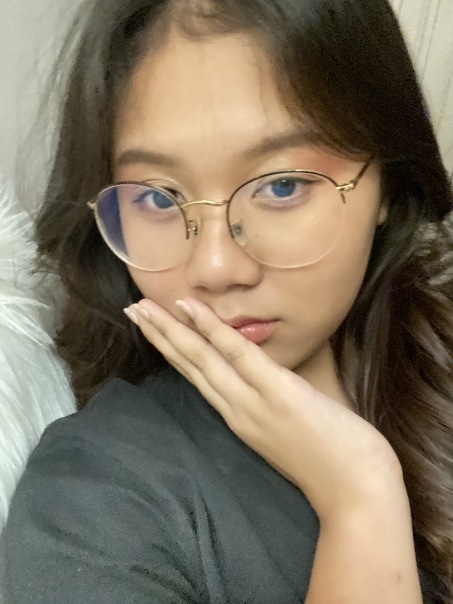 the cheeky duo has arrived! ><

#ssd #stayselcaday #han <a href="/Stray_Kids/">Stray Kids</a>